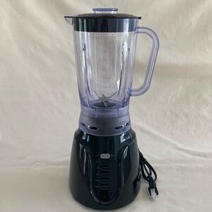 Blender with plastic jar